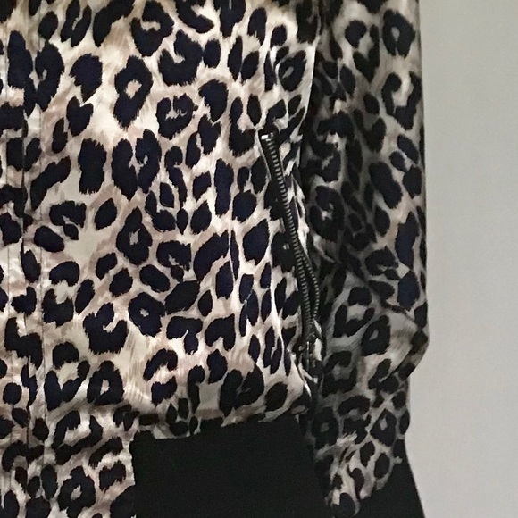 ๐ Shiny Leopard Print Jacket ๐ - Picture 4 of 4